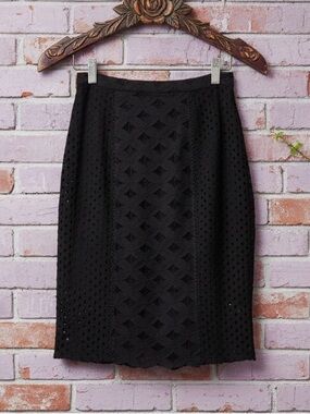 ISLA lace skirt